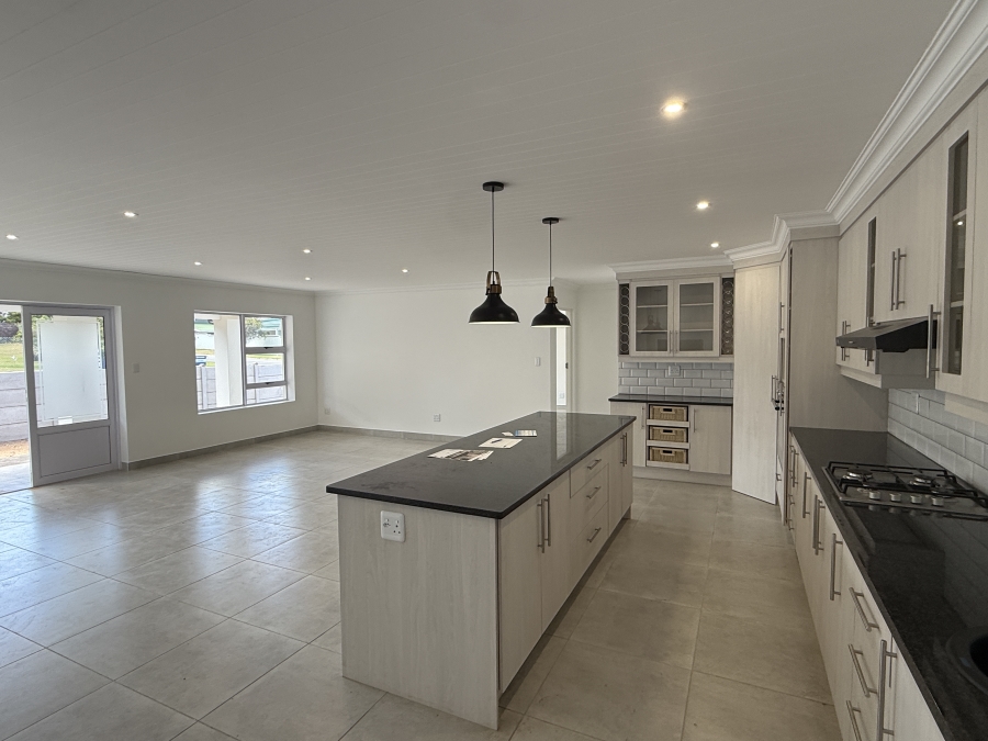 3 Bedroom Property for Sale in Stilbaai Wes Western Cape